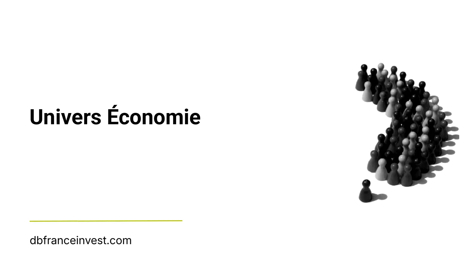 Foule de pions alignés en formation, en noir et blanc, évoquant les agents d'une économie